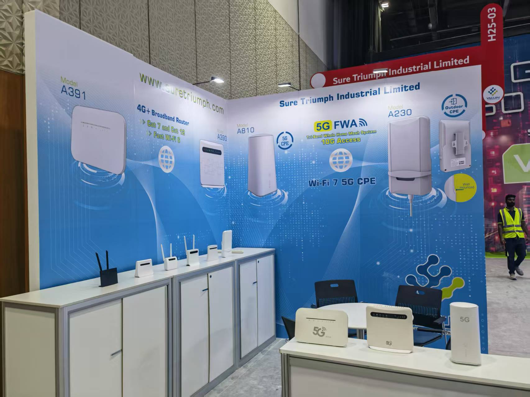 యాయోజిన్ దుబాయ్‌లో జరిగిన Gitex 2025 ఎక్స్‌పోలో పాల్గొన్నారు